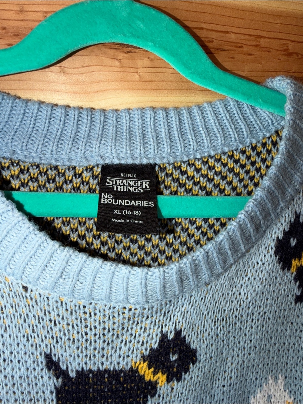 Light Blue Dog-Print Crewneck Sweater - Stranger Things - Picture 2 of 3